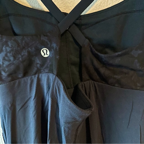 LULULEMON Yeah Yoga Tank Baroque Inkwell Blue/Black - Sz. 8   •EUC• - Picture 4 of 5